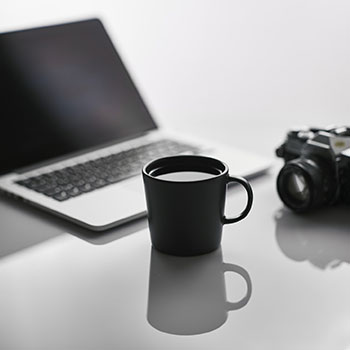 日本政府拟设情报大臣职位，引发热议